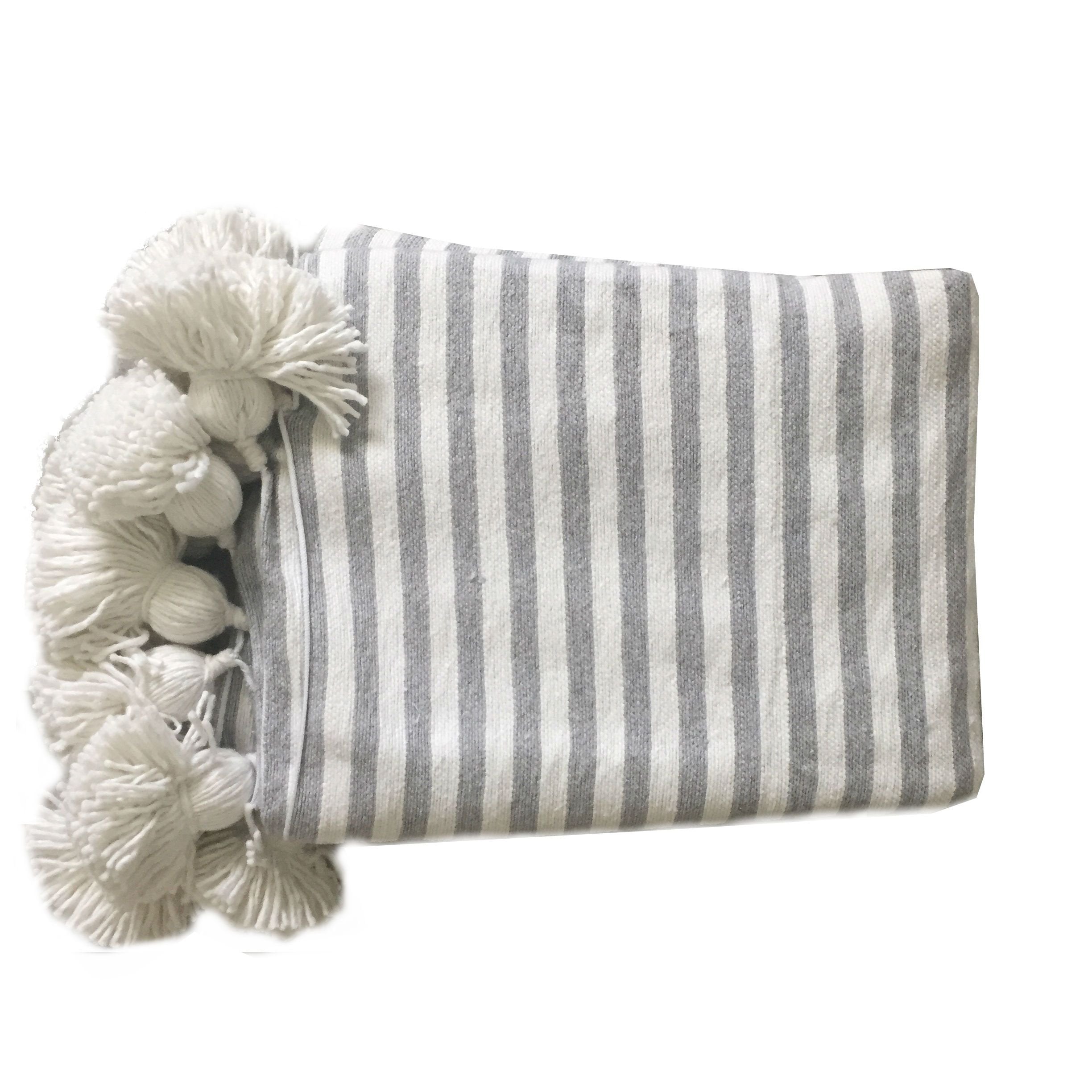 IRIS throw GRAY/WHITE/WHITE