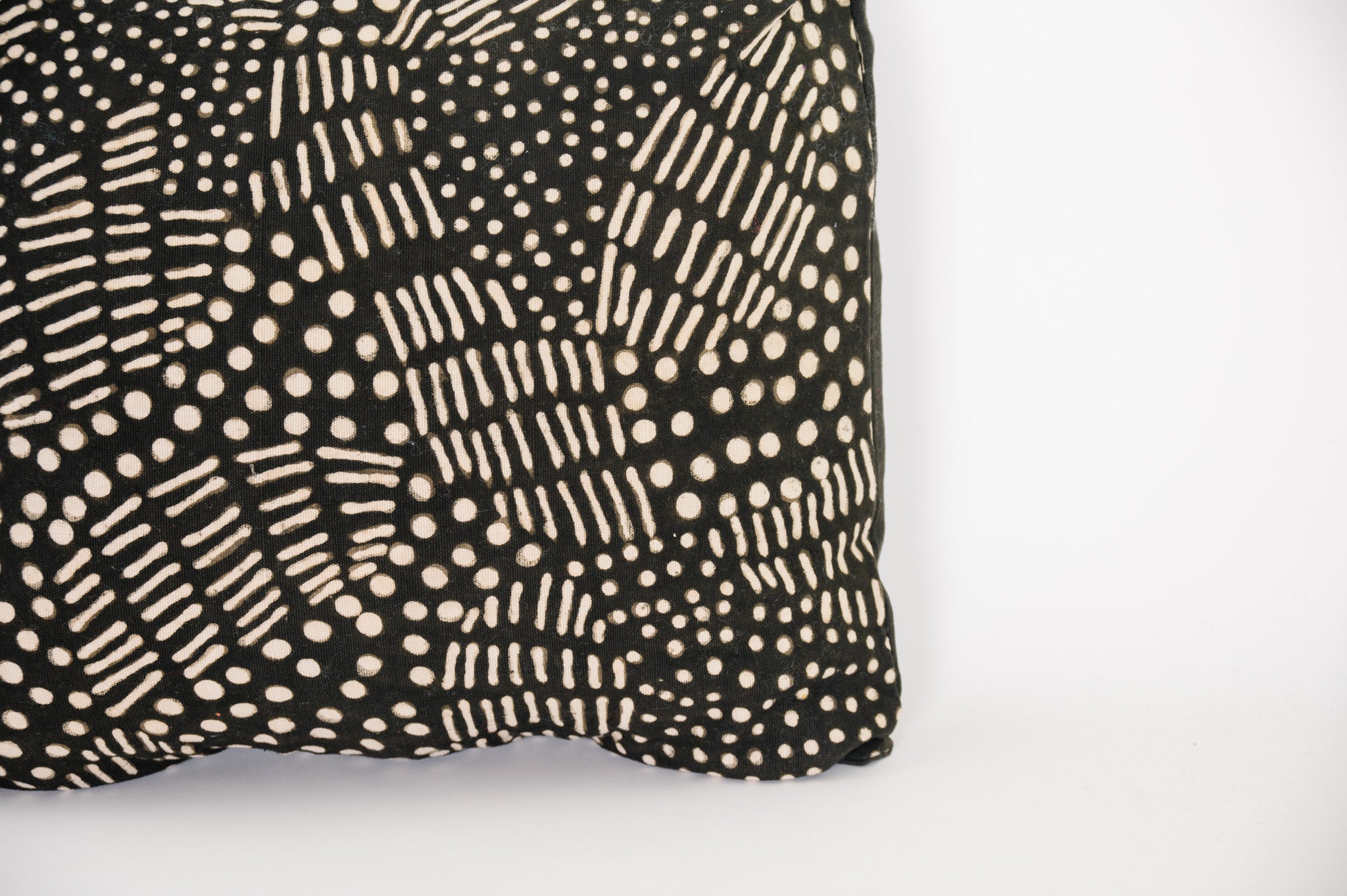 DOT DASH mudcloth pillow cover-BLACK 18"