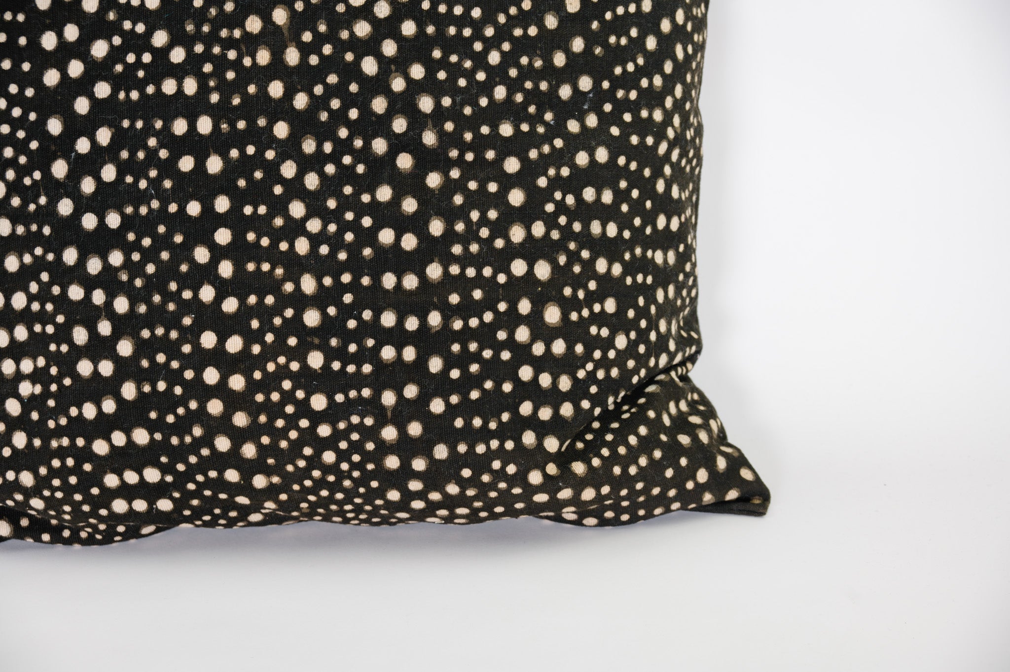 DOTS MUDCLOTH pillow cover BLACK 24"