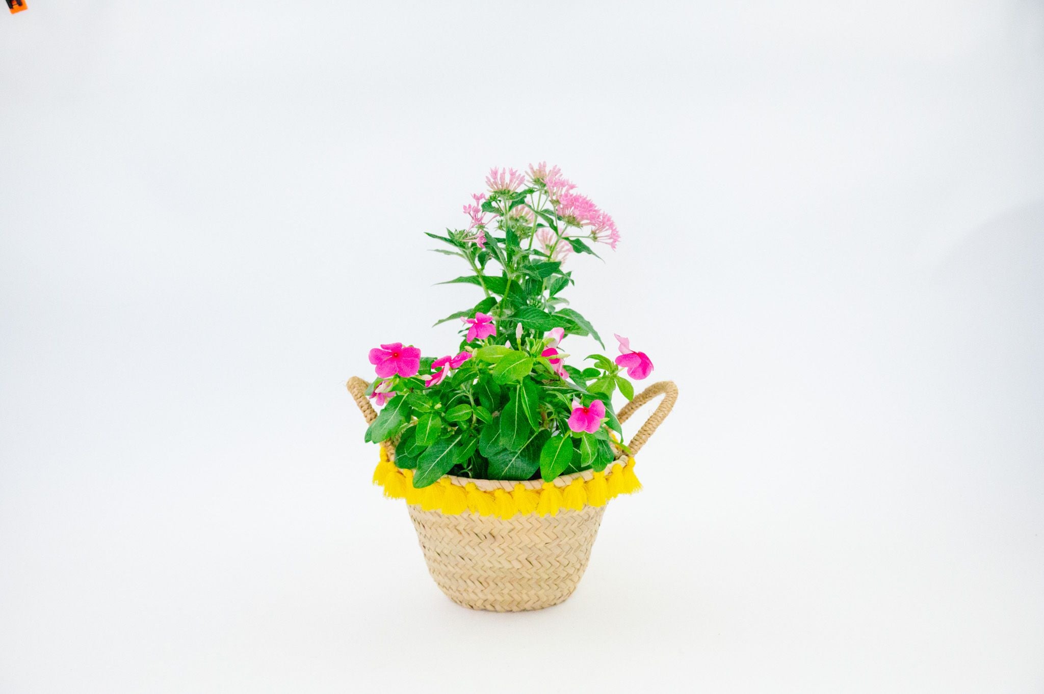 LINUS basket with tassels YELLOW
