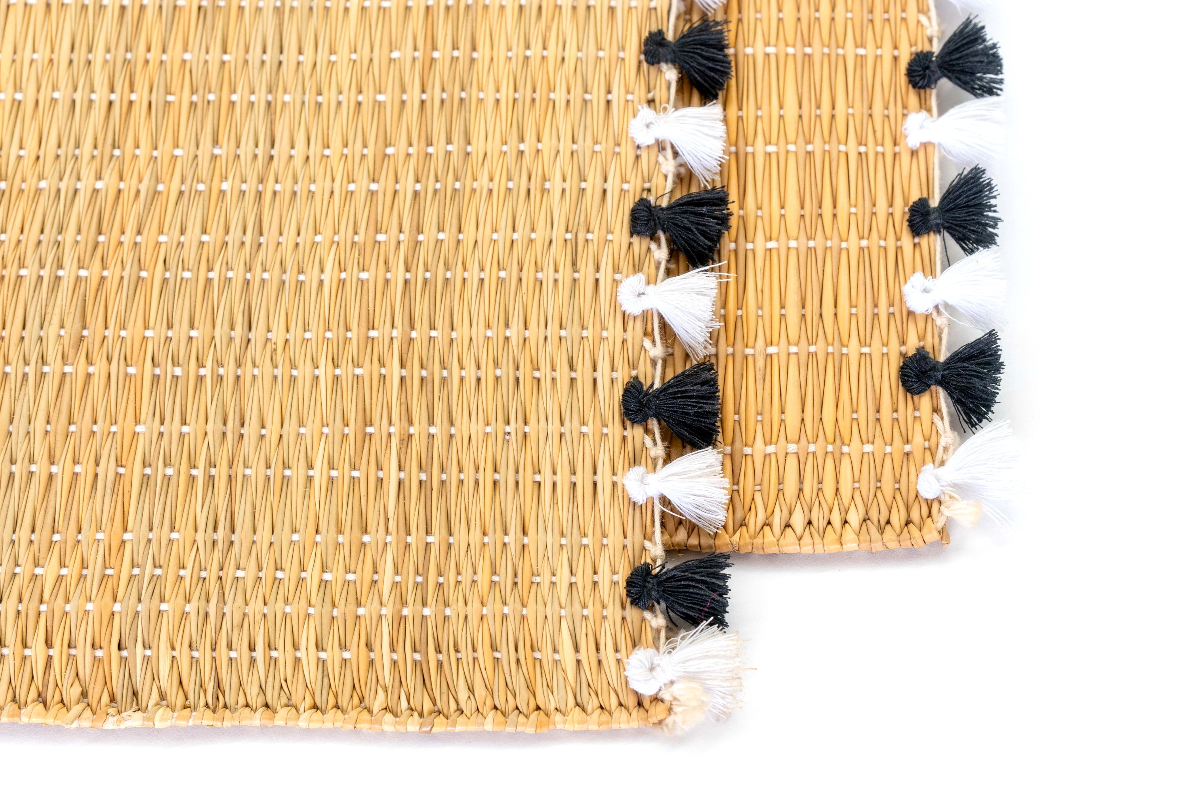 LOLA placemat with tassels BLACK/WHITE-SET OF 2