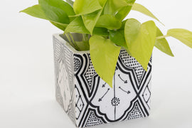 CUBIC planter BLACK