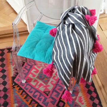 IRIS throw GRAY/WHITE/FUCHSIA